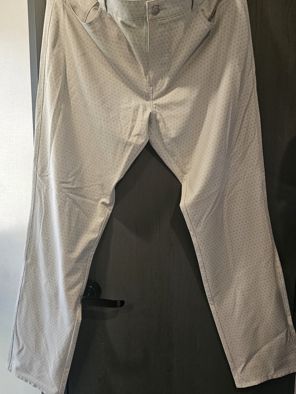 Peter Millar Crown Sport Performance Golf Pants Mens Size 38/32 Skull Light Grey